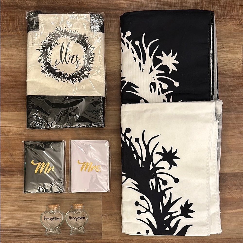 NWT Mr. and Mrs. Wedding Gift Set - Black and White